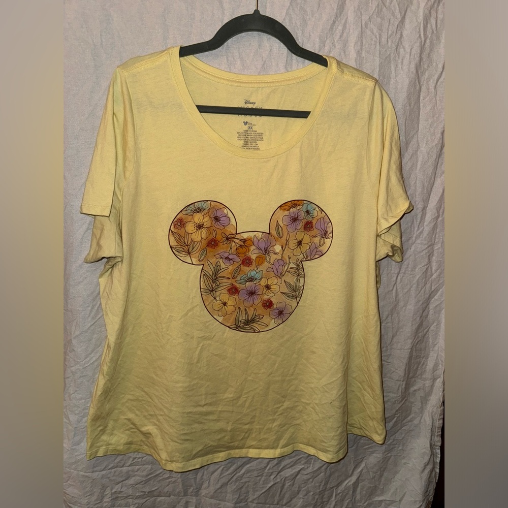 Yellow t-shirt Mickey